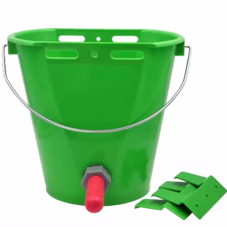 Dairy Farm 8L Plastic Calf Milk Feeders Cow Goat Milking Bucket Portable Calf Feeder with Pacifier